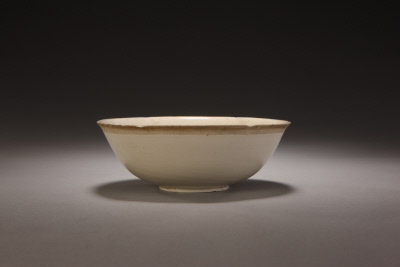 图片[1]-Dingyao white-glazed sunflower bowl-China Archive